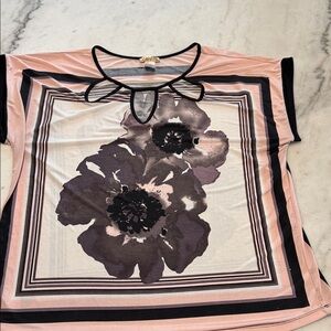 Lavish Pink Floral Keyhole Short Sleeve Top with Black Trim